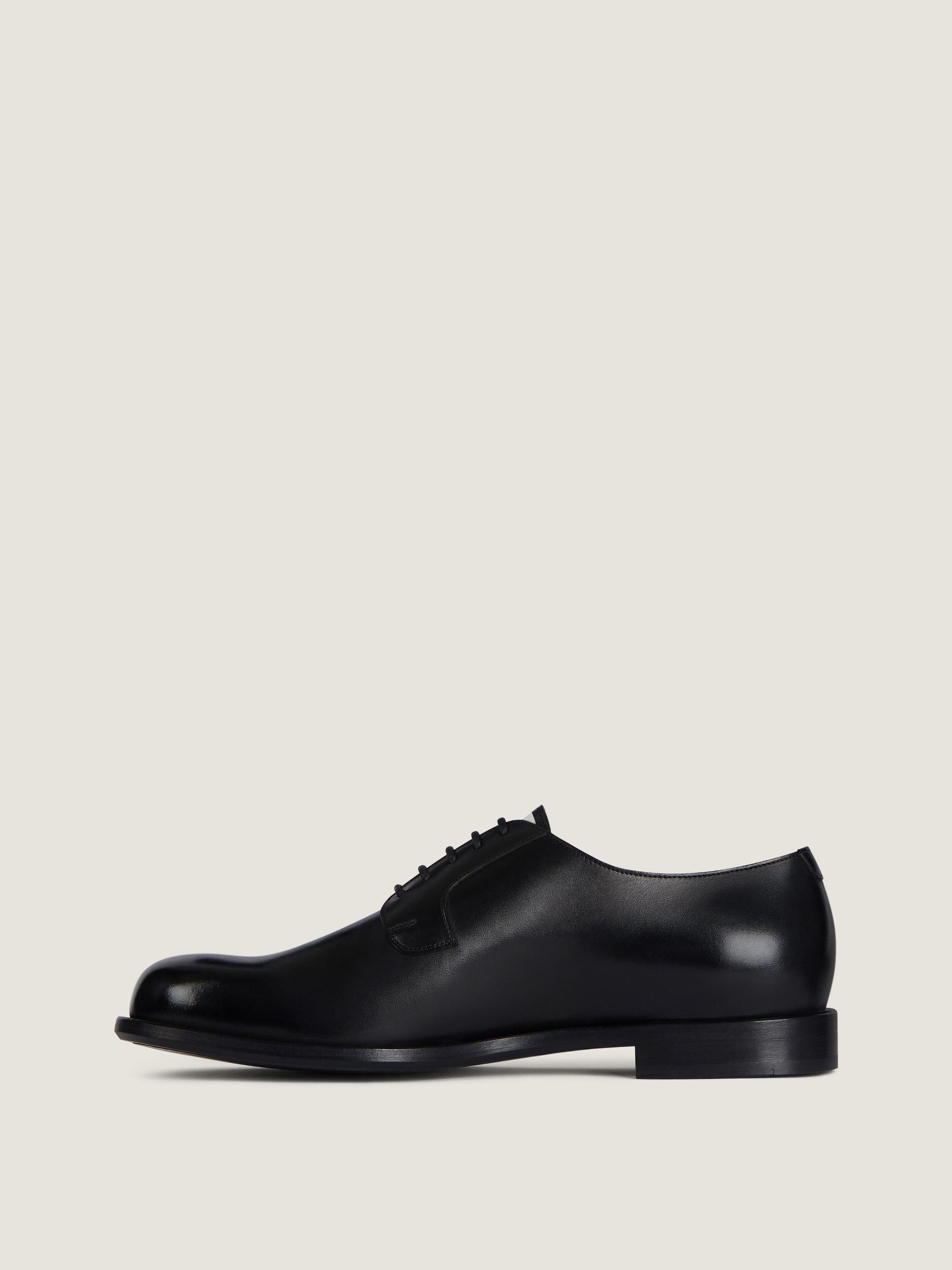 Label derbies in leather Product Image