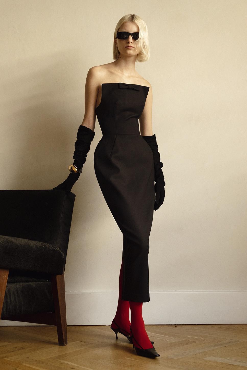 The S Curve Dress With Bow Helsa Product Image