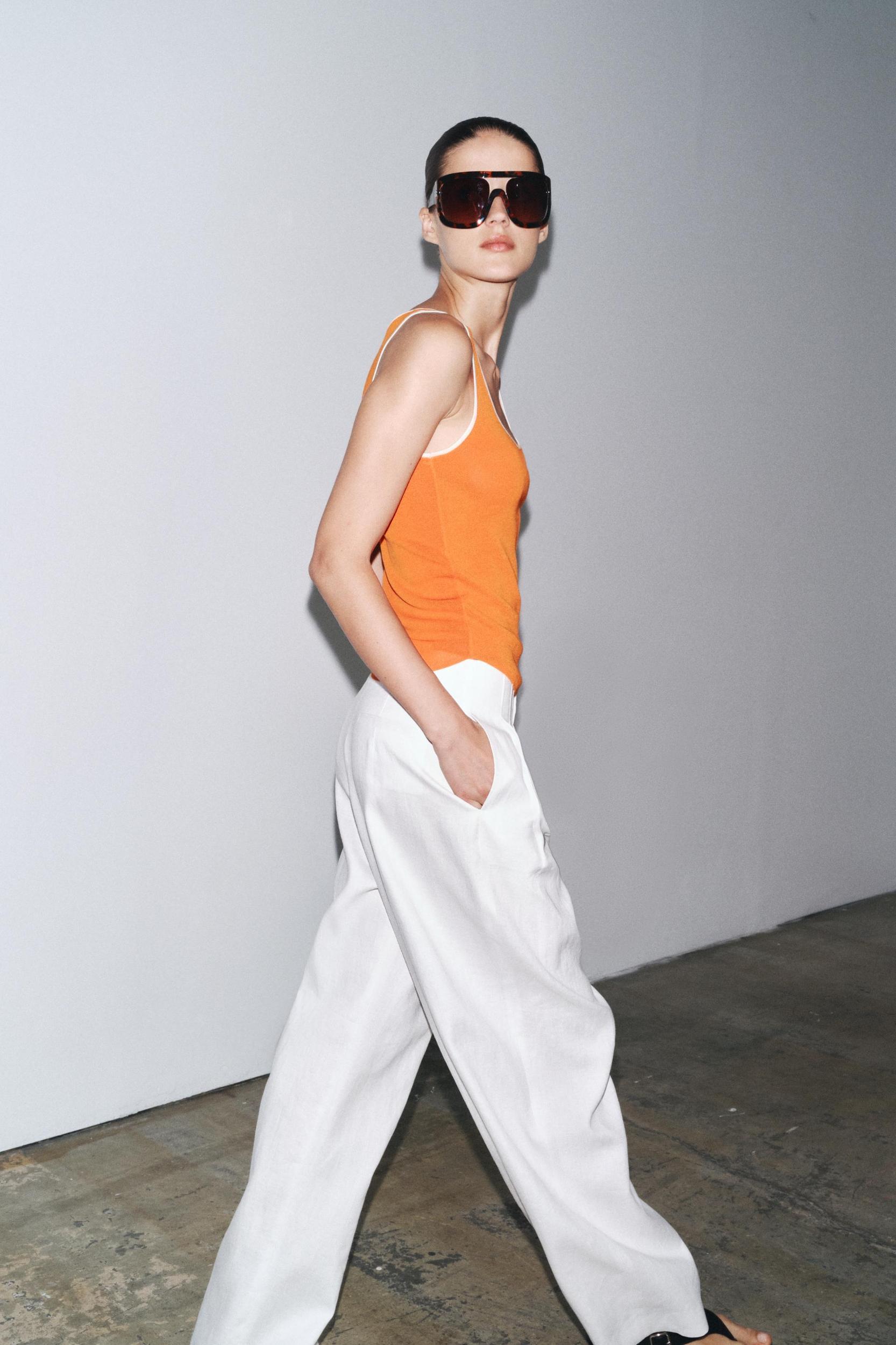 CONTRAST TRIM KNIT TOP Product Image
