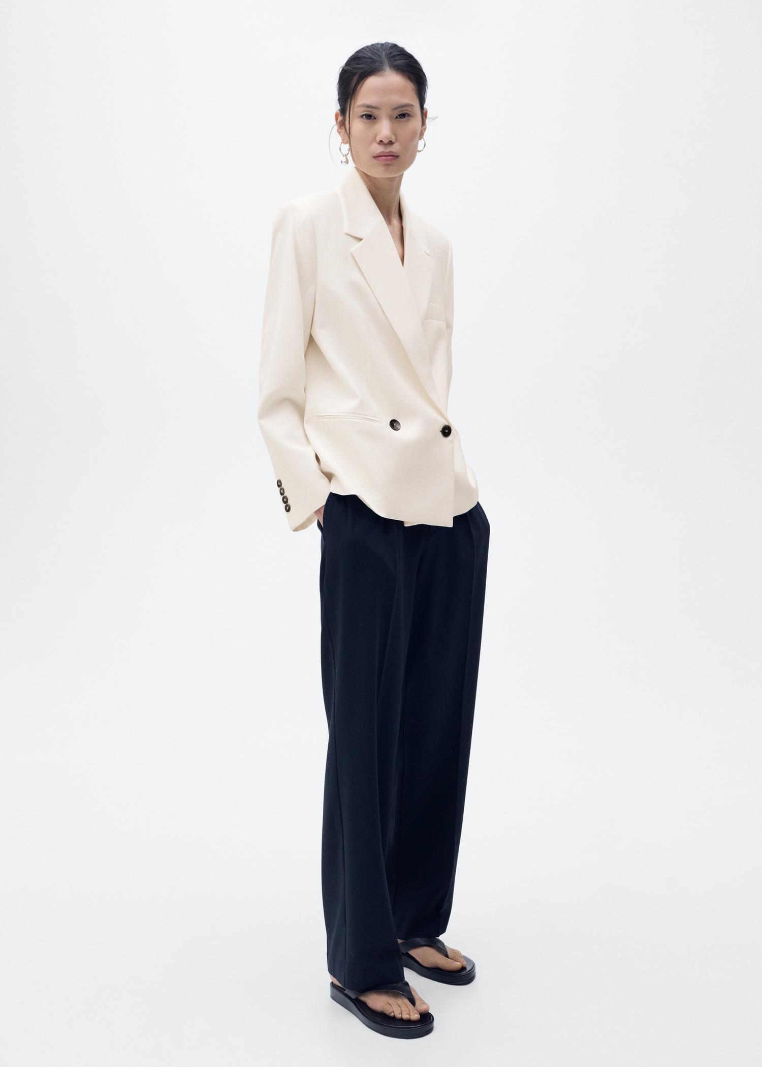 Contrasting double-breasted blazer - Women | MANGO USA Product Image