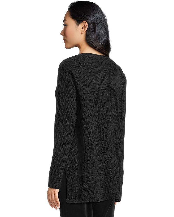 V Neck Long Sleeve Tee Product Image