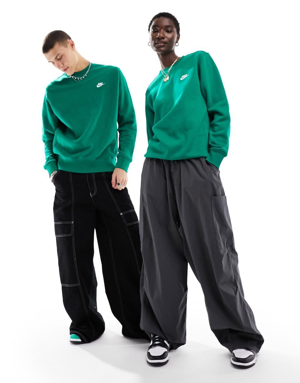 Nike Club Unisex sweatshirt Product Image