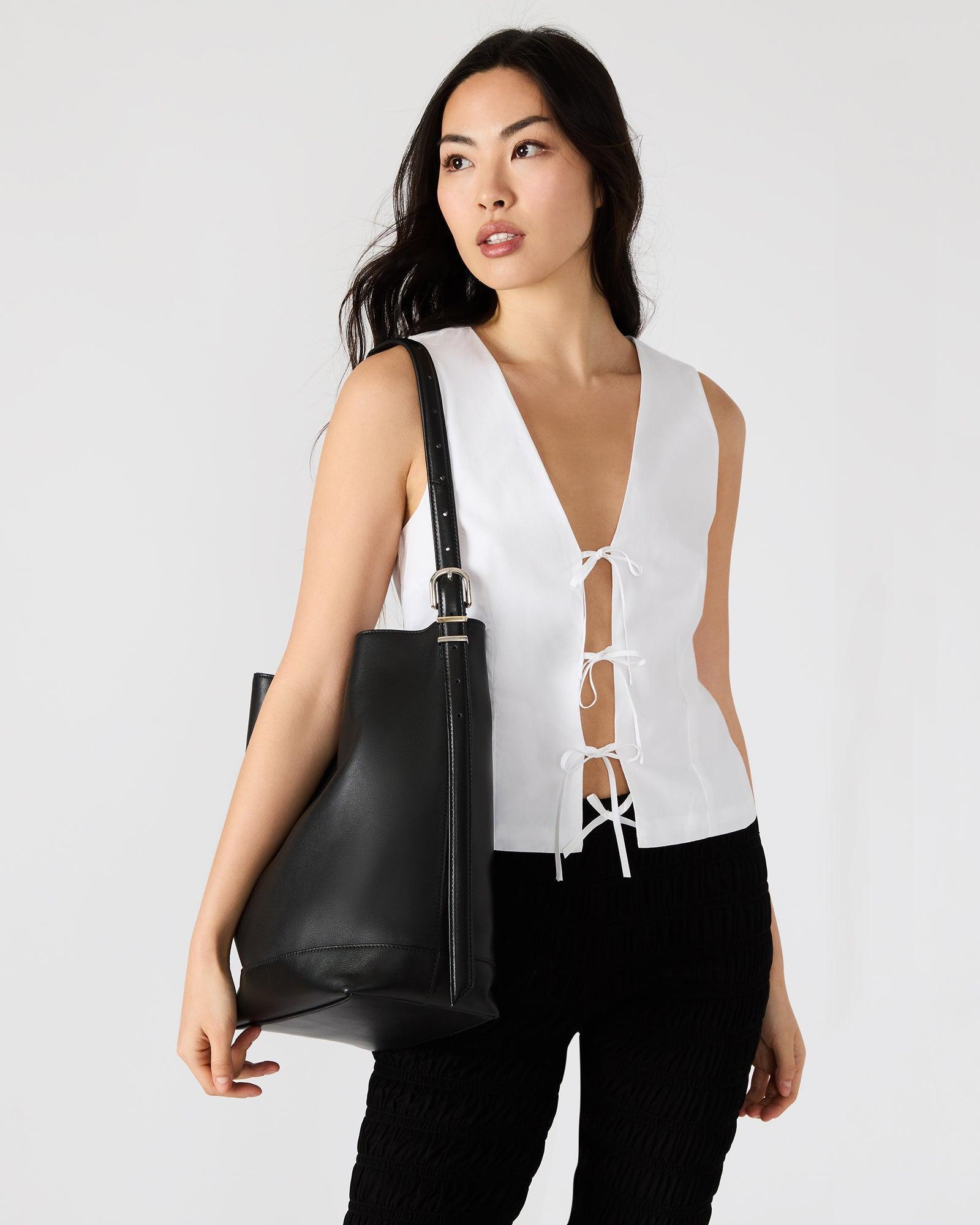 TAYLR BAG BLACK LEATHER Female Product Image