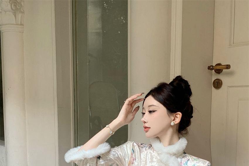 Long-Sleeve Fleece Trim Floral Print Maxi Sheath Dress Product Image