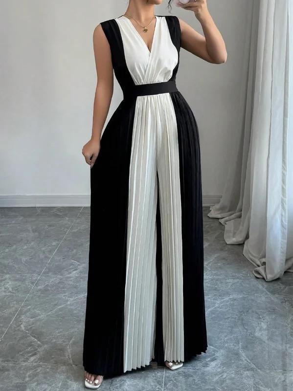 High Waisted Loose Contrast Color Pleated V-Neck Jumpsuits Product Image