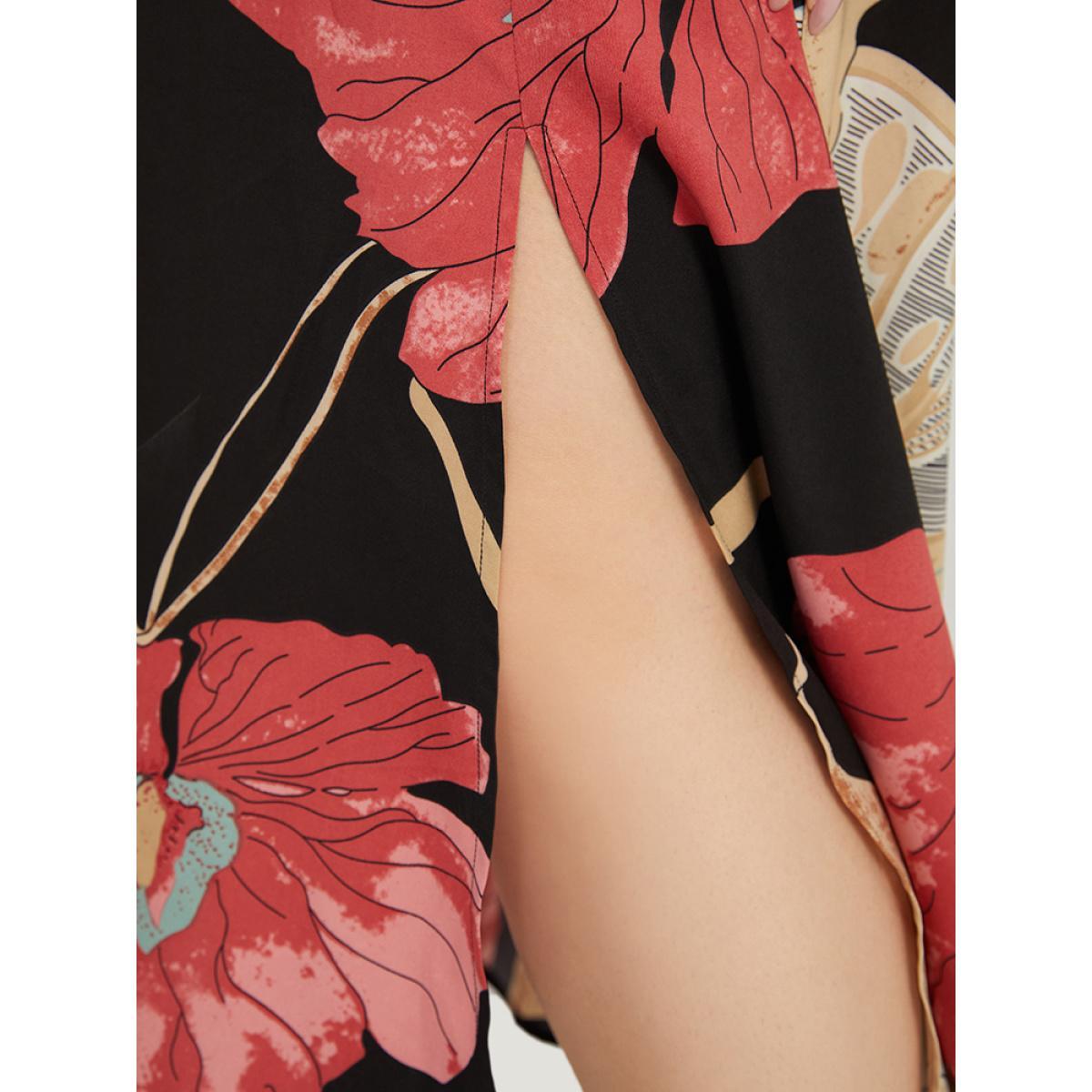 Plus Size Floral Print Shirred Square Neck Flutter Hem Dress Black Women Elegant Printed Square Neck Short sleeve Curvy Midi Dress BloomChic 10/M Product Image