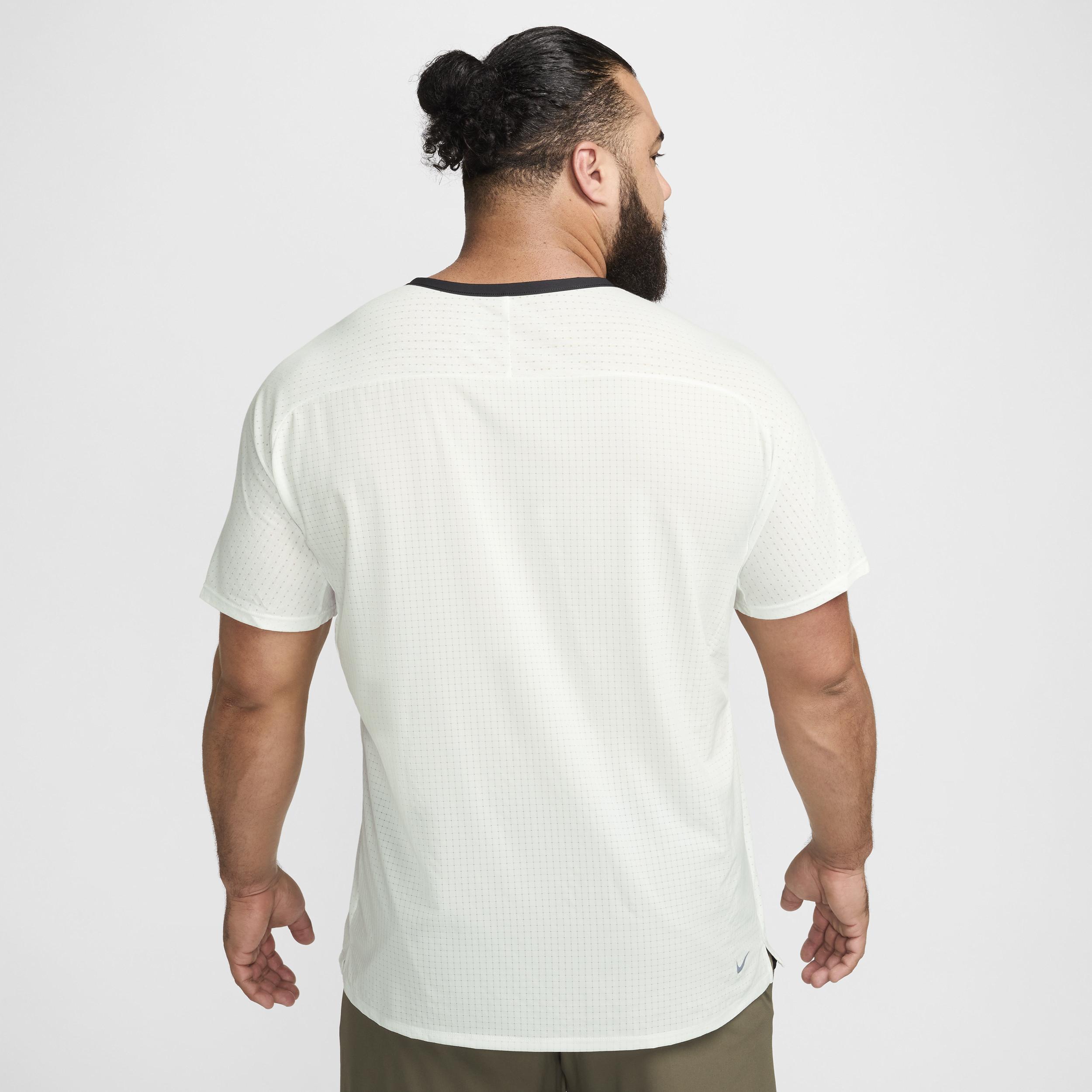 Nike Men's Trail Solar Chase Dri-FIT Short-Sleeve Running Top Product Image
