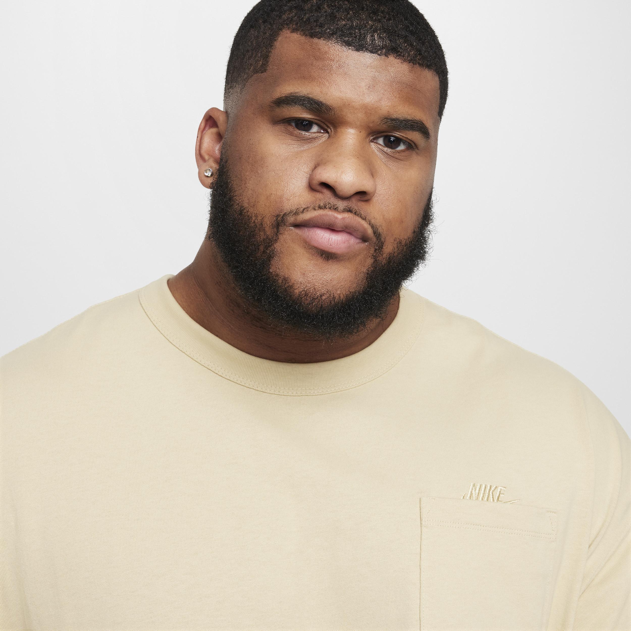 Nike Sportswear Premium Essentials Men's Long-Sleeve Pocket T-Shirt Product Image