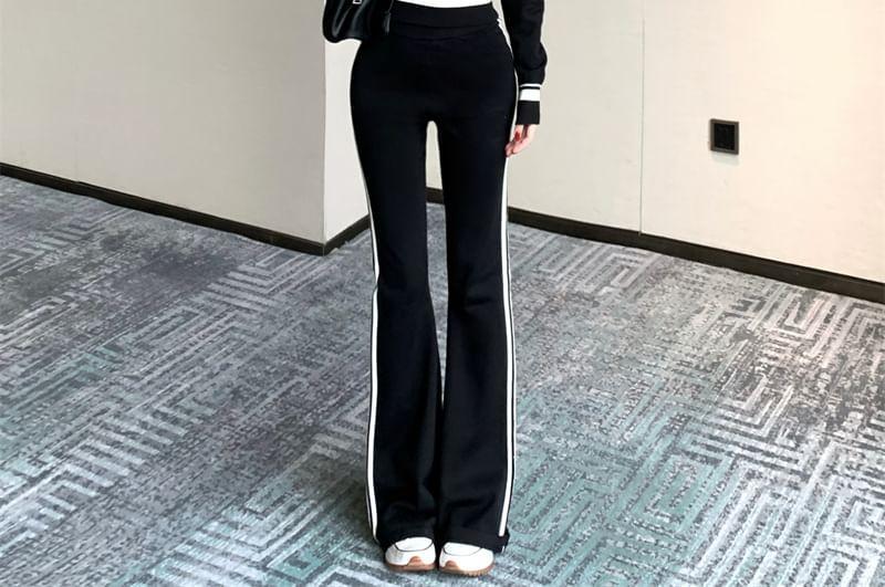 Long-Sleeve Mock Neck Two Tone Half-Zip Crop Slim Fit Tee Product Image