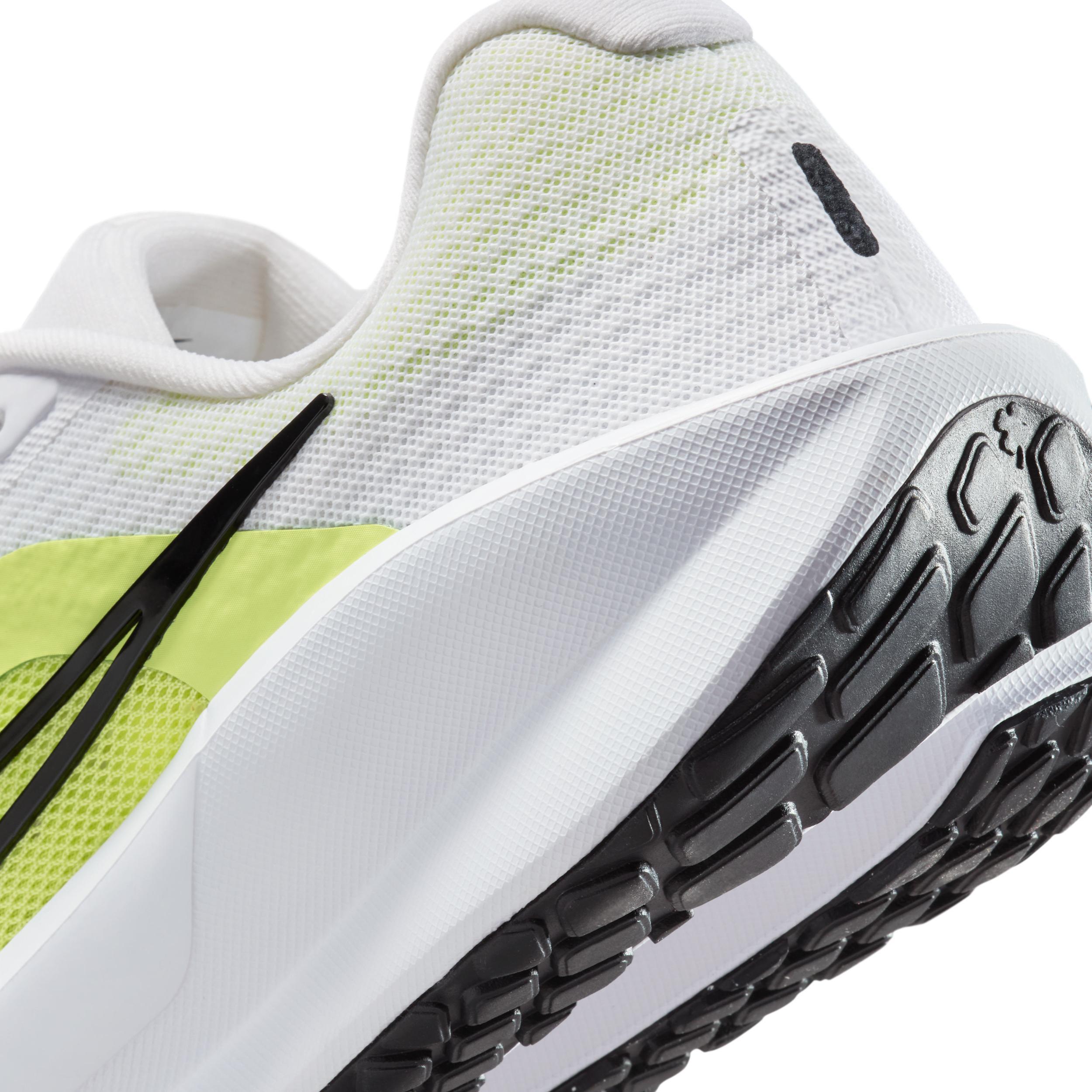 Nike Men's Downshifter 13 Road Running Shoes (Extra Wide) Product Image