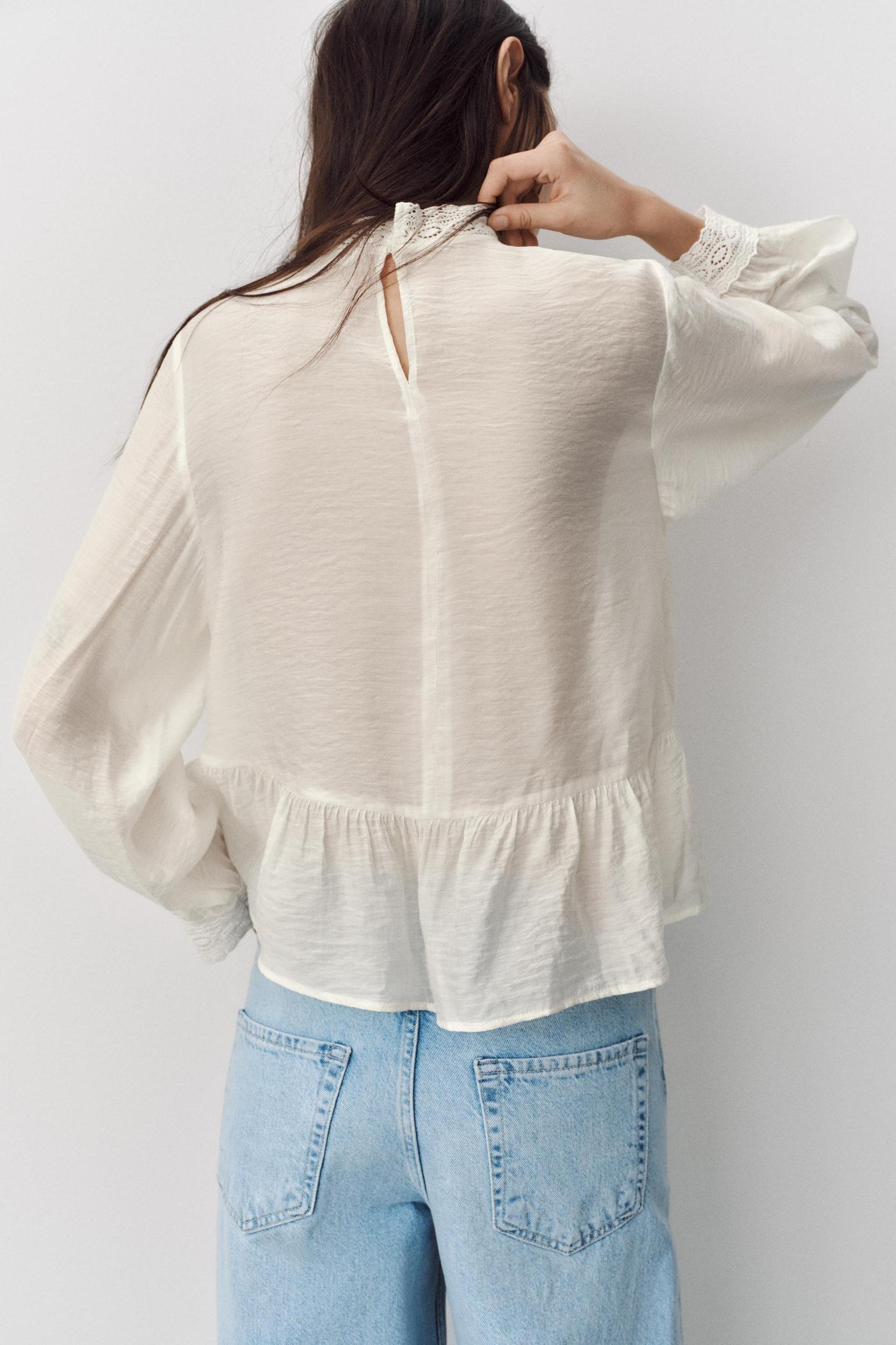 LACE BLOUSE Product Image
