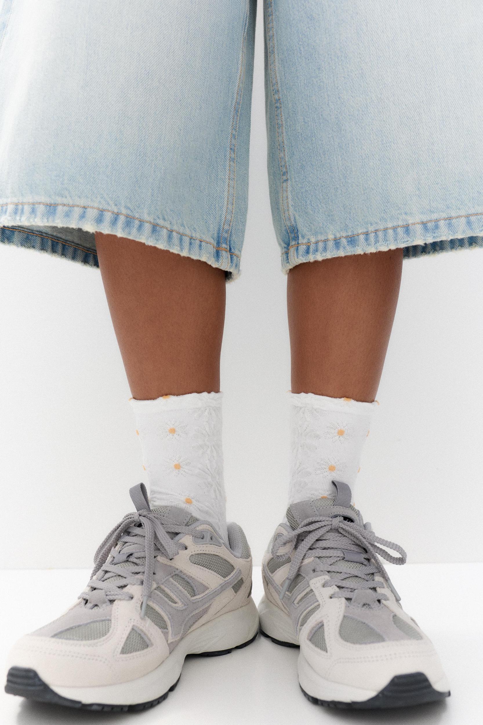 Daisy socks Product Image