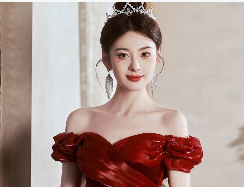 Off-Shoulder Shirred Bow Back Mermaid Evening Gown Product Image