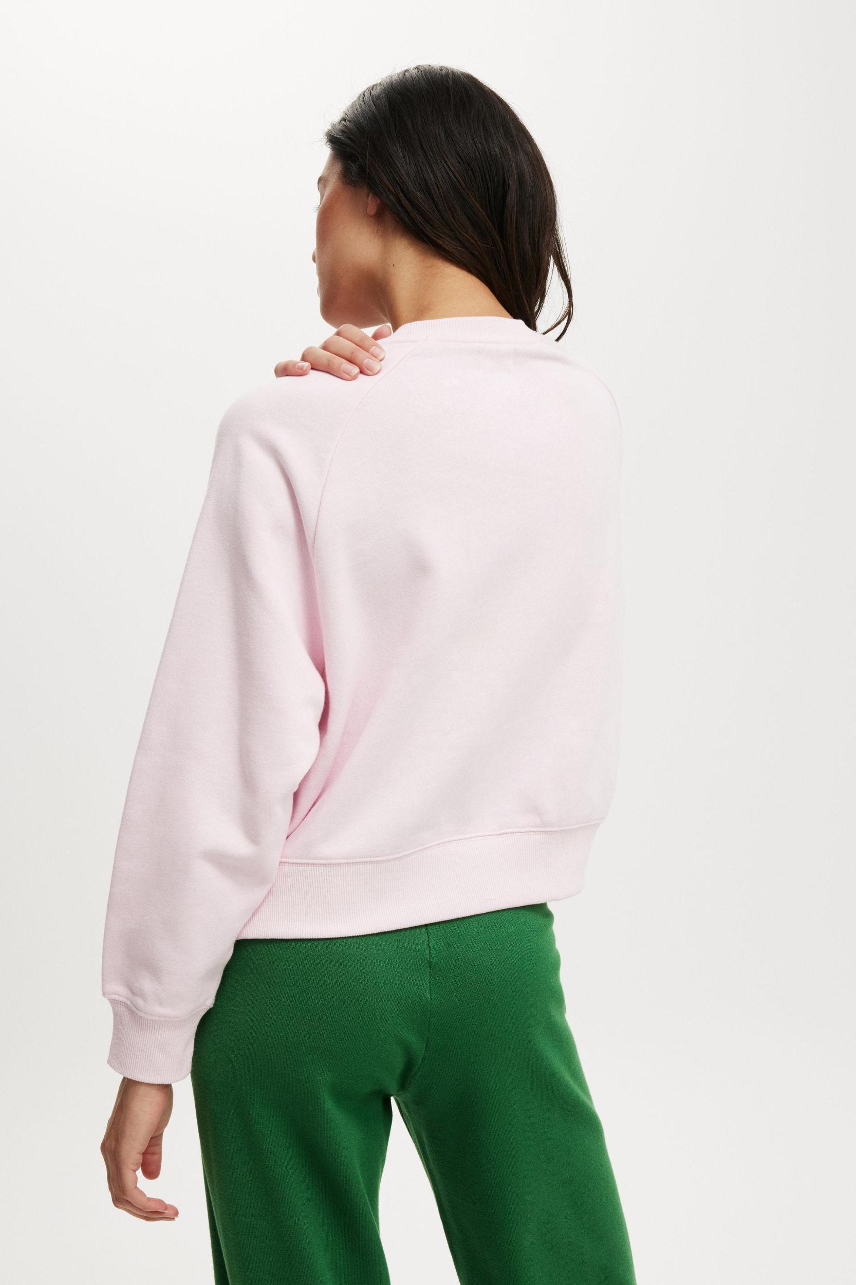 Classic Fleece Graphic Raglan Crew Sweatshirt Product Image