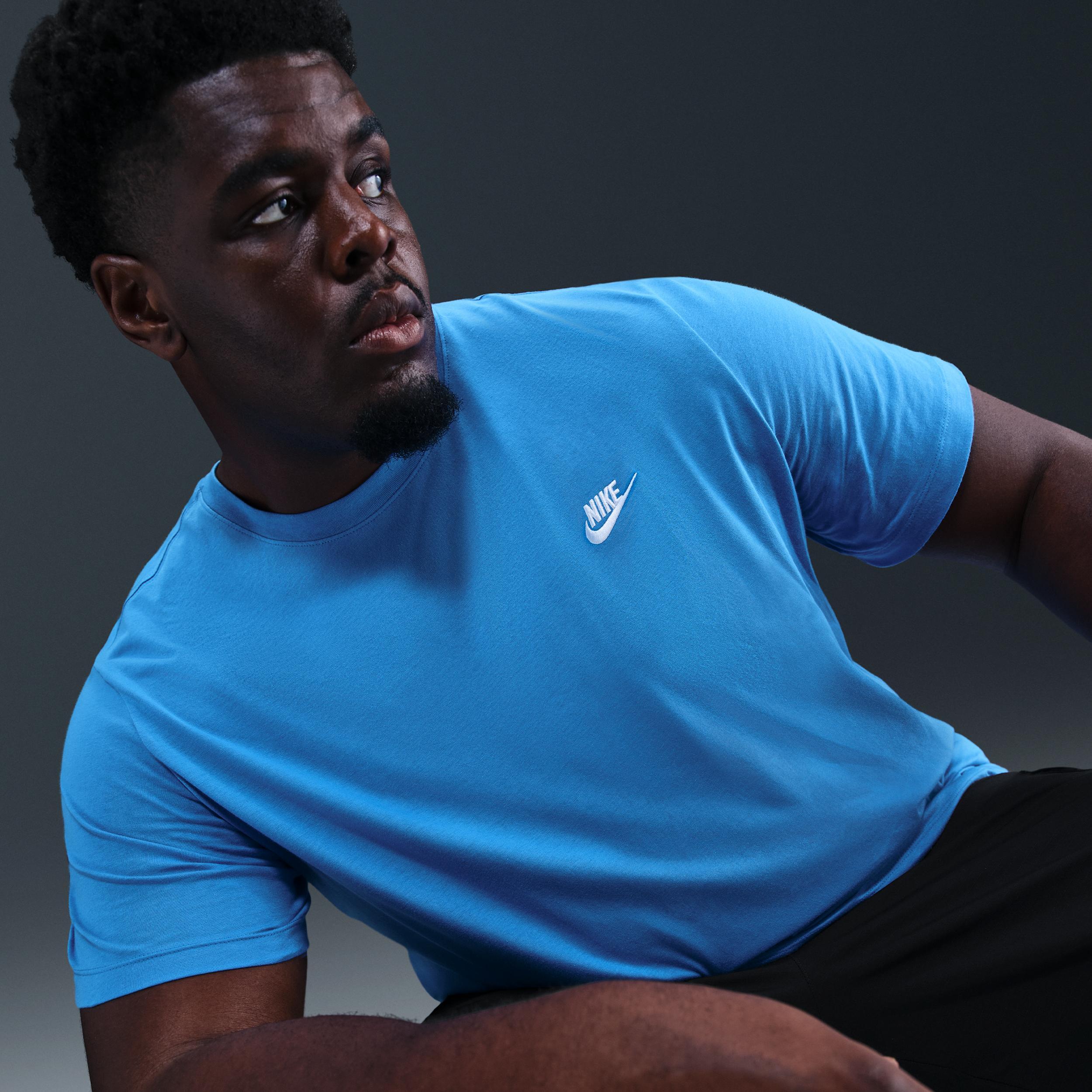 Men's Nike Sportswear Club T-Shirt Product Image