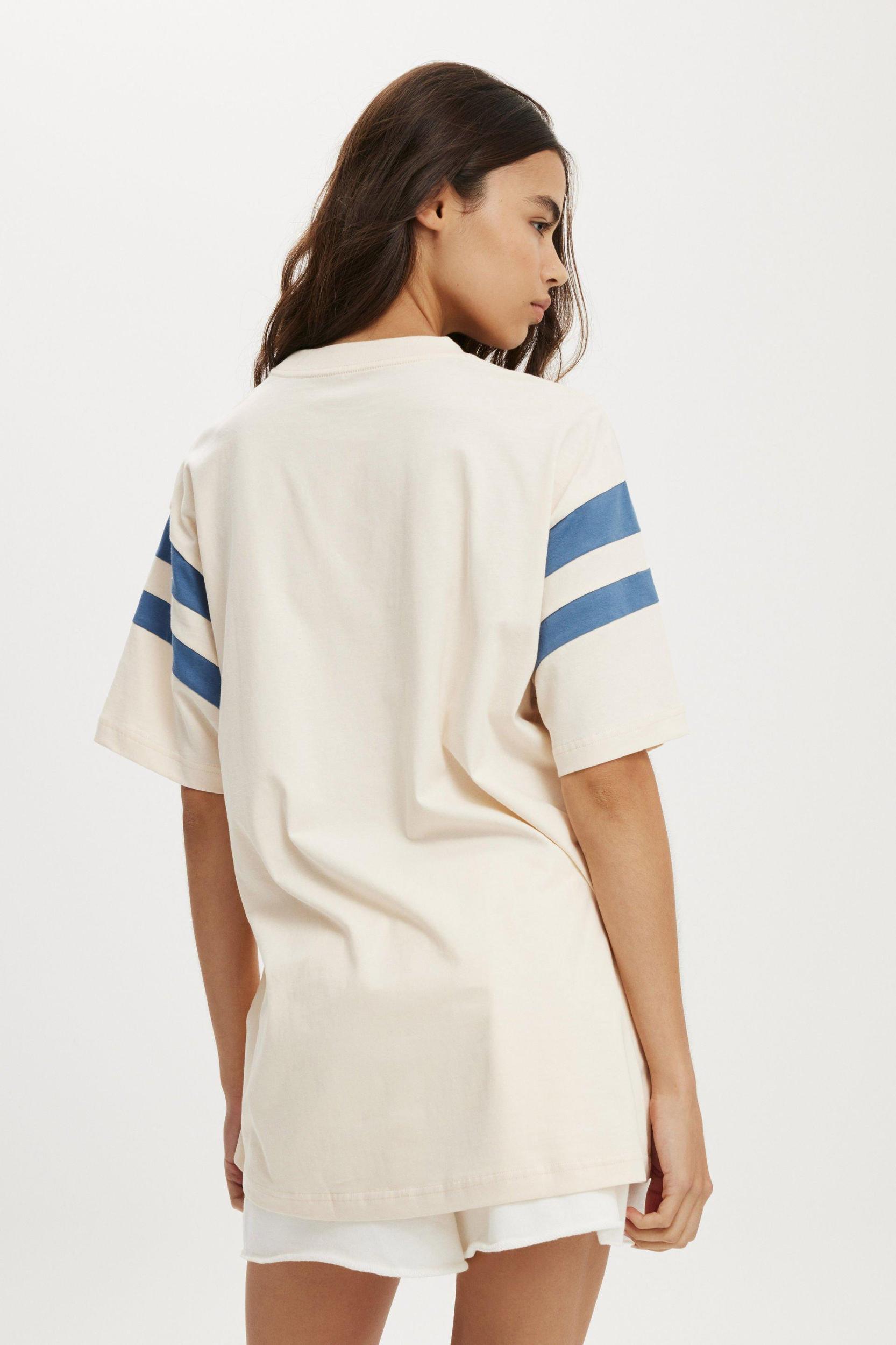 Super Oversized Graphic Tee Product Image