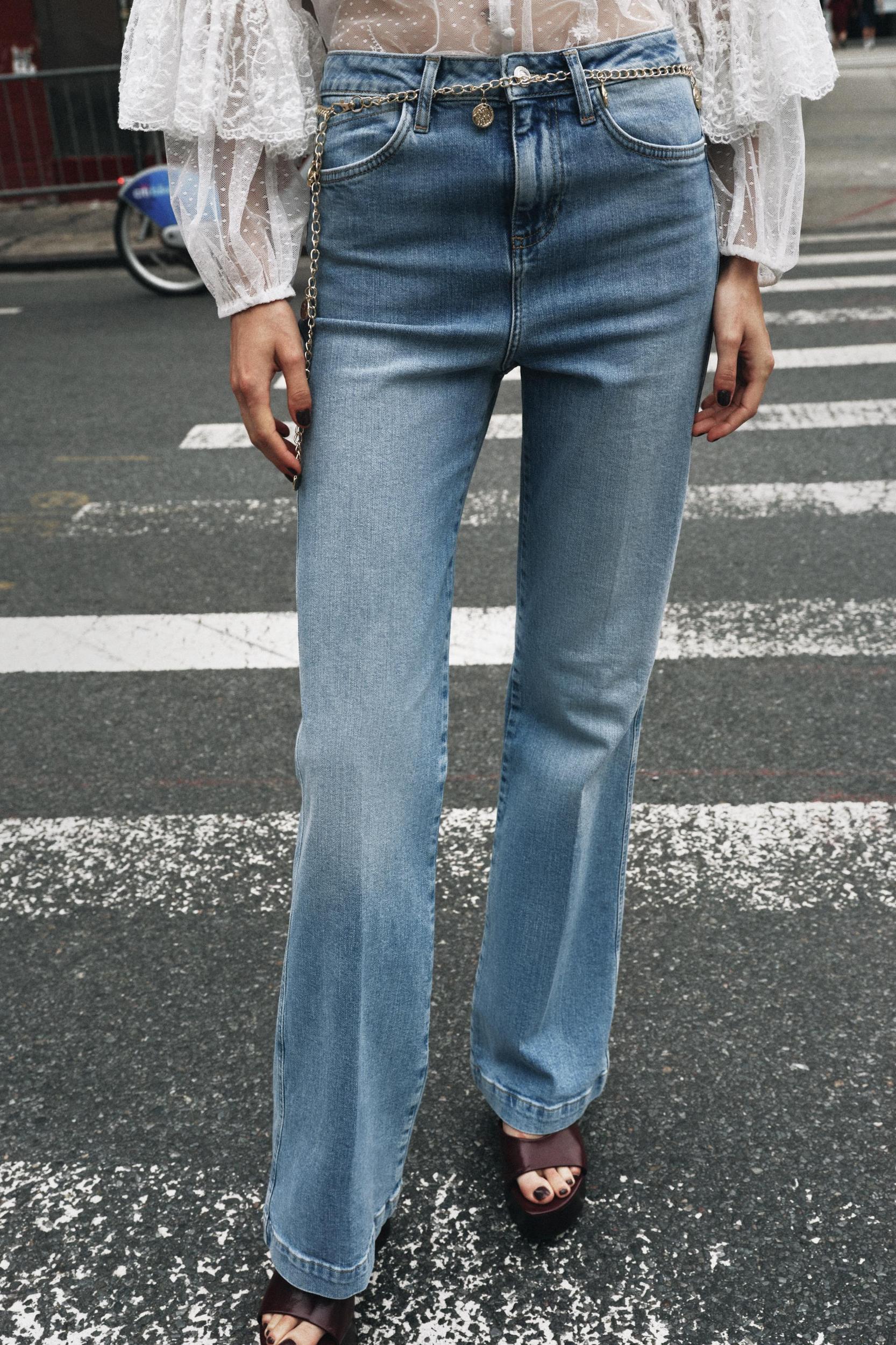 Z1975 HIGH WAIST BOOTCUT JEANS WITH CHAIN BELT Product Image