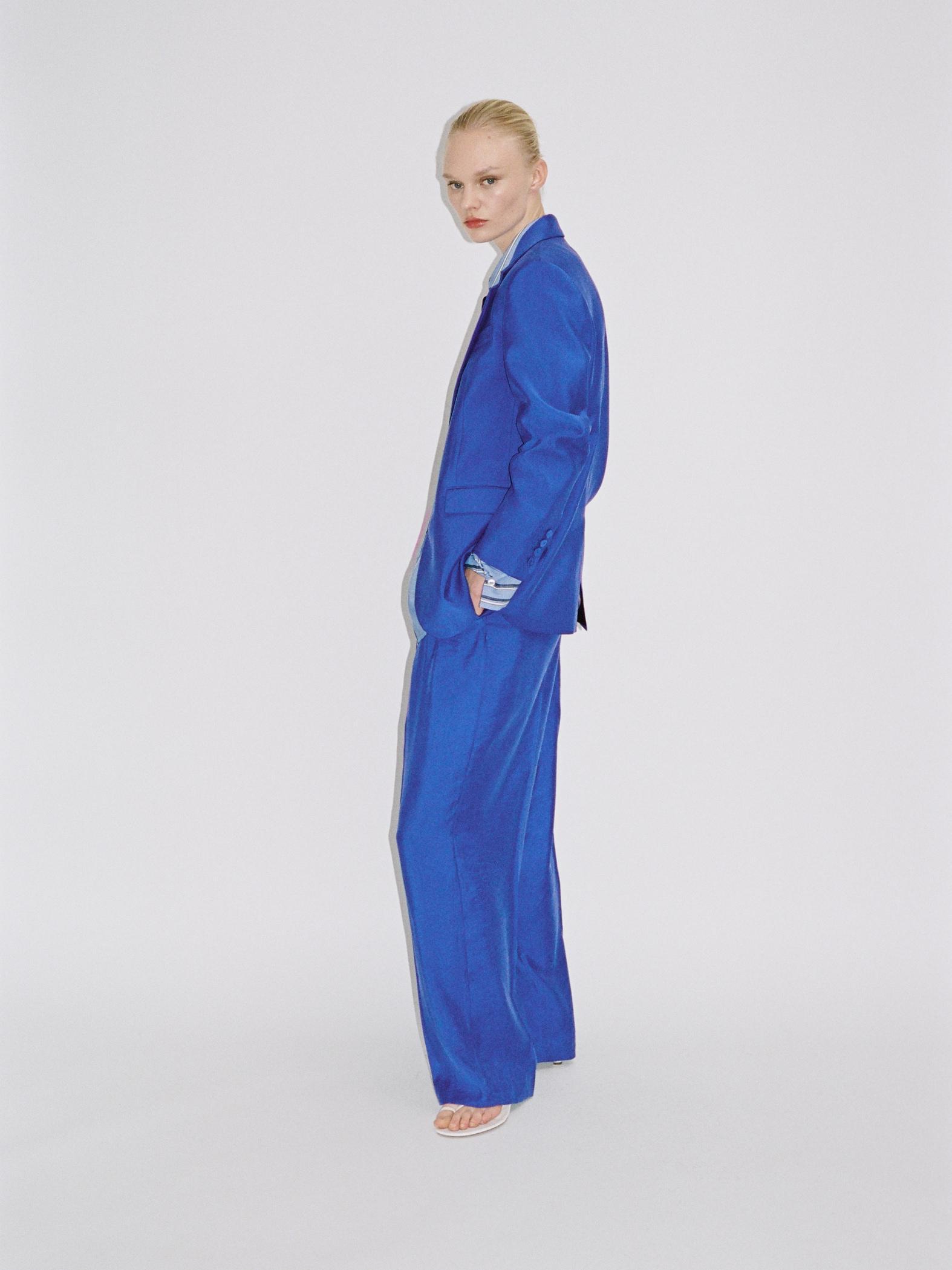 Pleated wideleg suit trousers - Women | MANGO USA Product Image