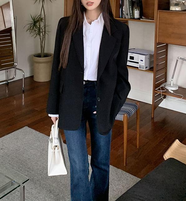 Notch Lapel Plain Single-Breasted Blazer Product Image