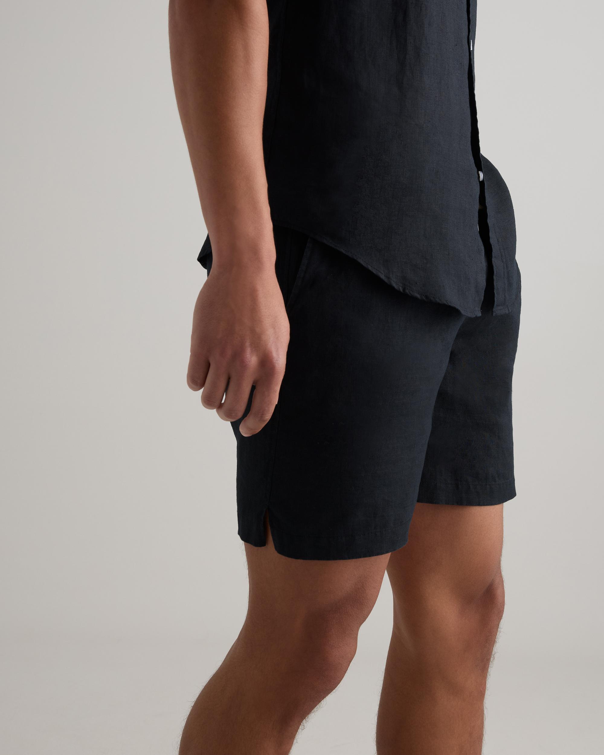 Quince | Men's 100% European Linen Drawstring Beach Shorts 7" Product Image