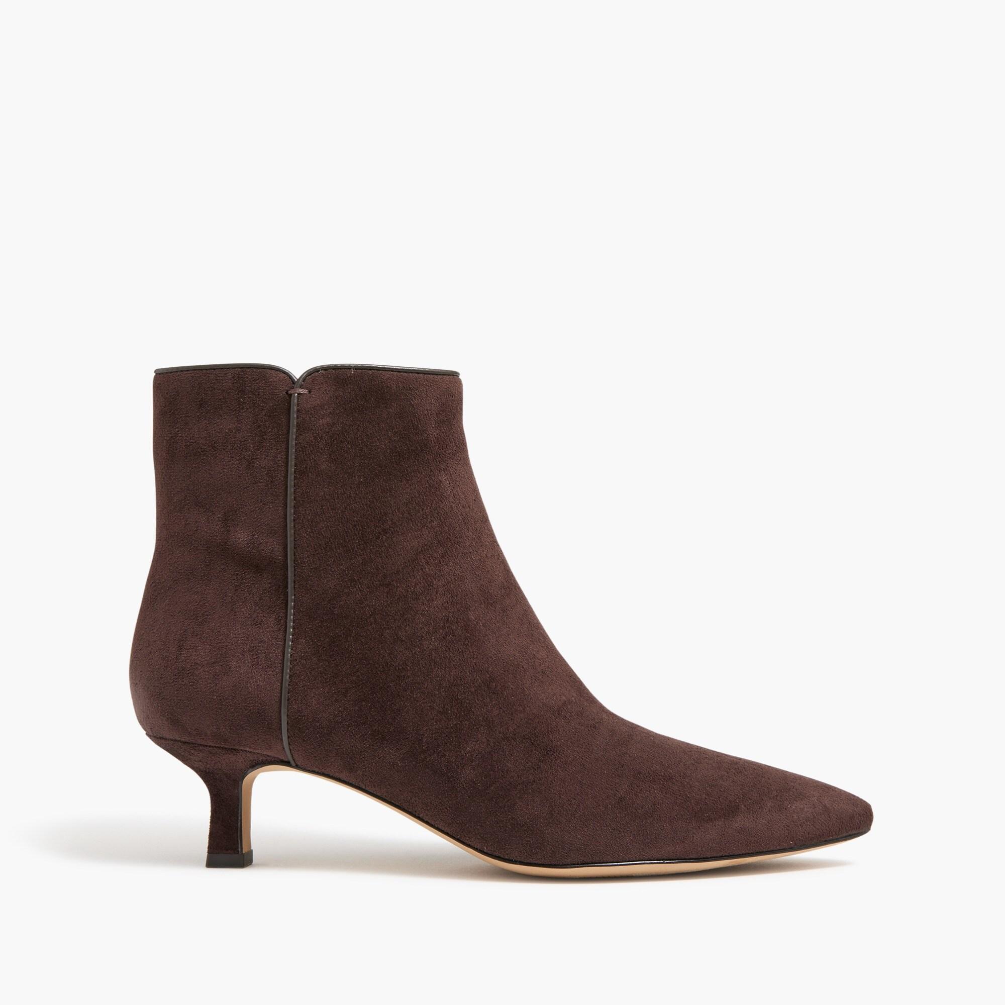 Pointy-toe boots Product Image