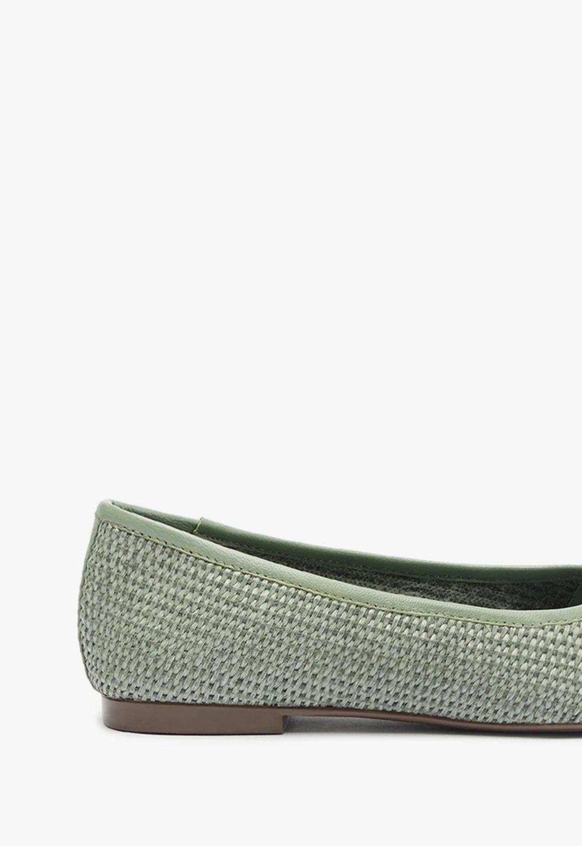 Arissa Straw Flat Product Image