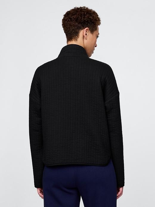 GapFit Quilted Jacquard Jacket Product Image