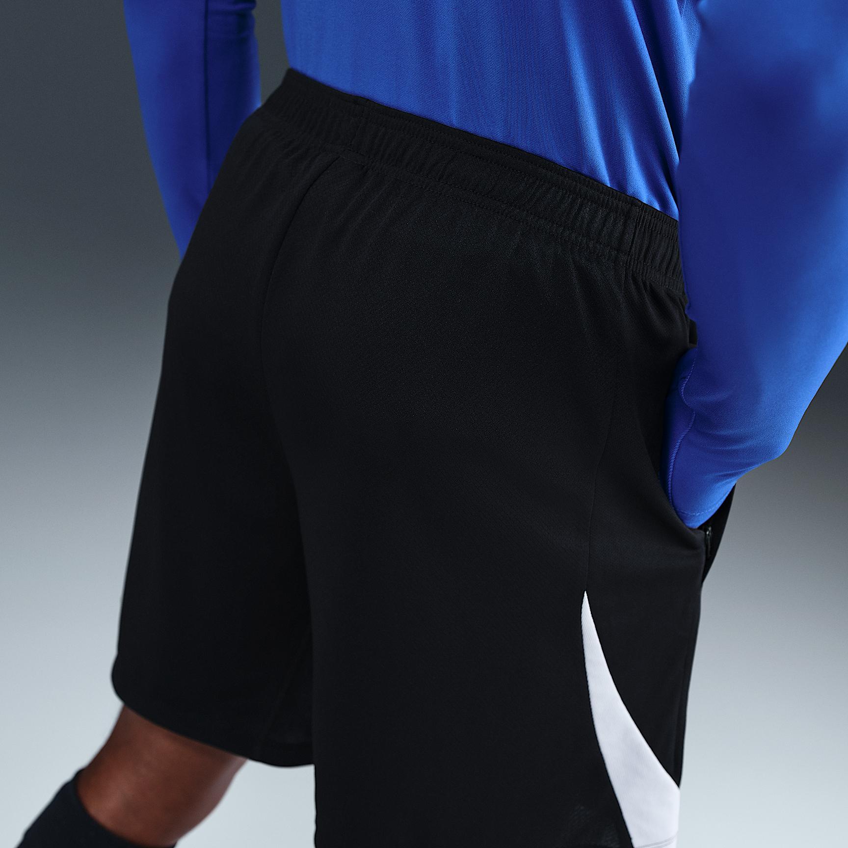 Chelsea FC Strike Third Men's NIke Dri-FIT Total 90 Soccer Knit Shorts Product Image