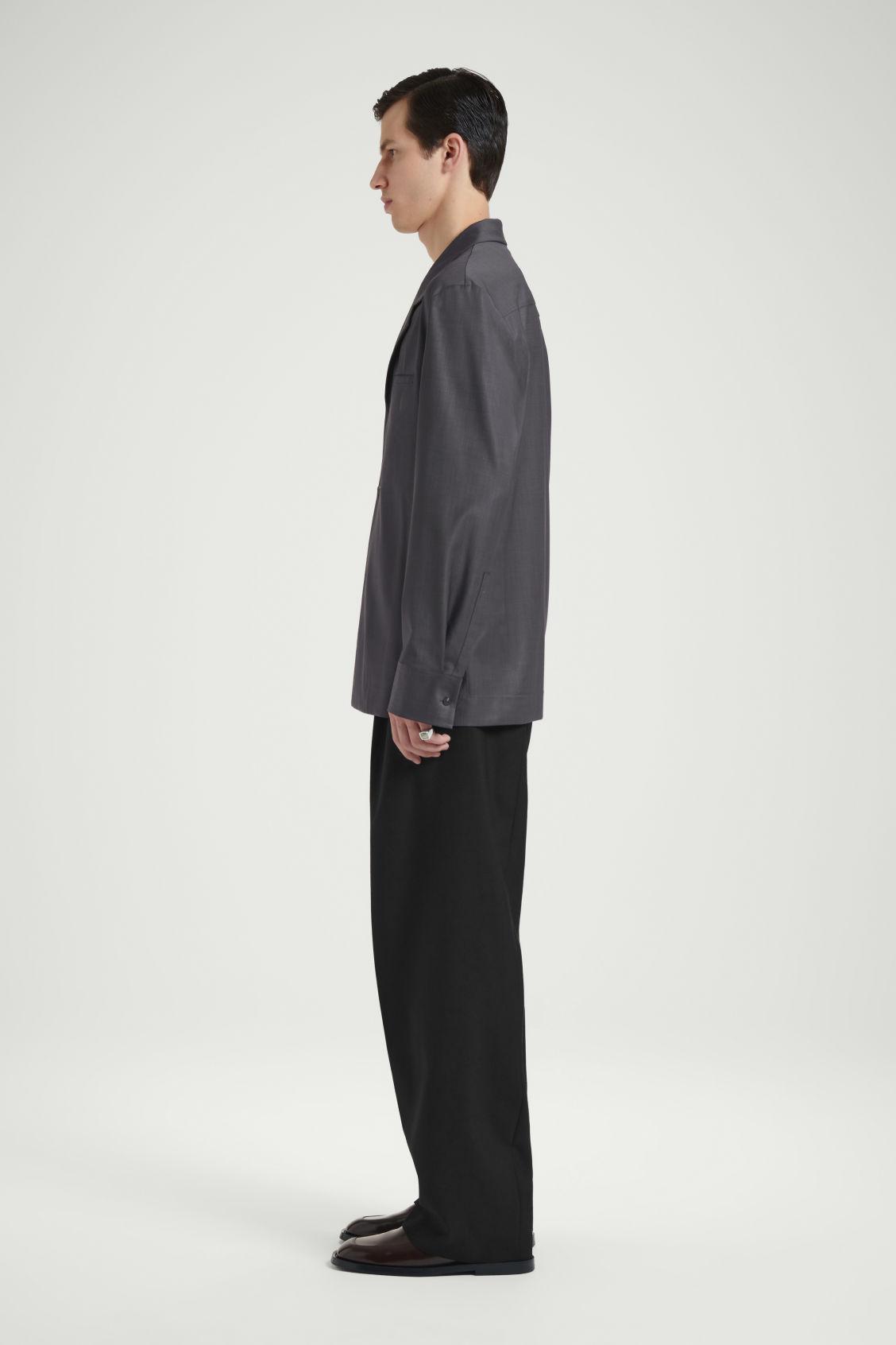 THE NOTCH-LAPEL SHIRT Product Image