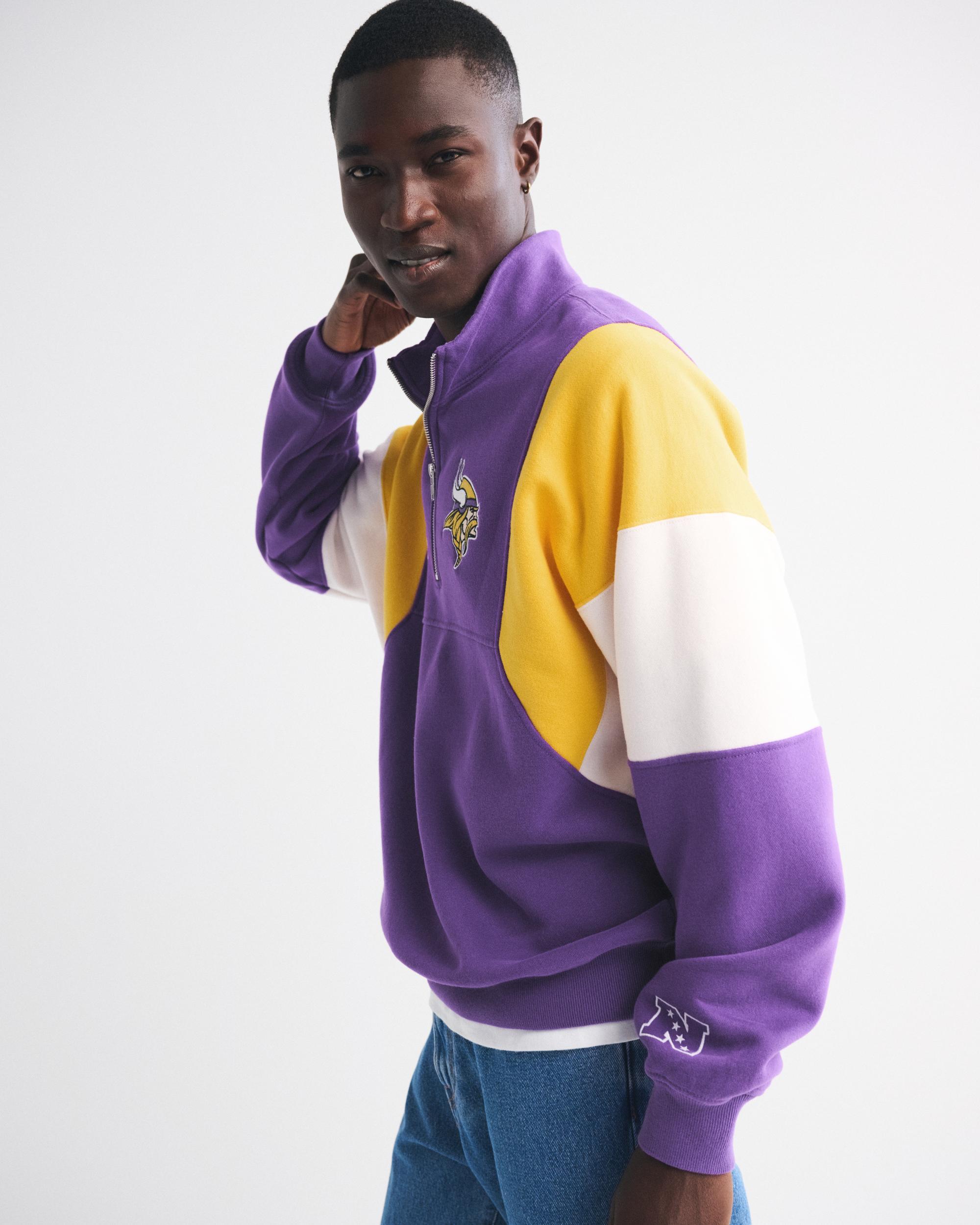 Dallas Cowboys Half-Zip Sweatshirt Product Image