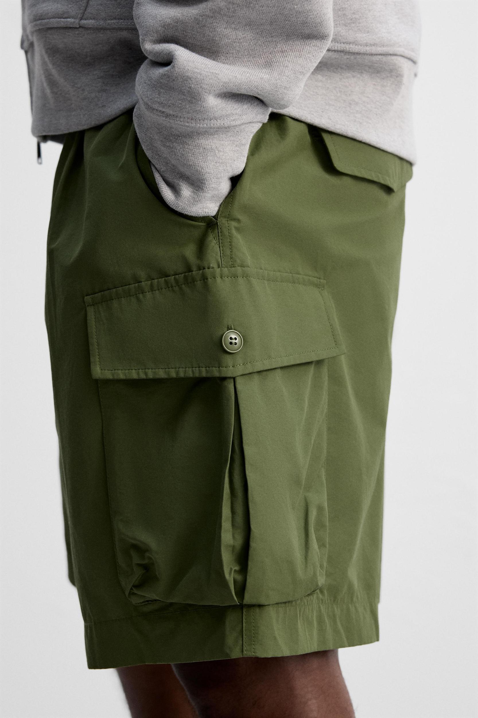 TECHNICAL CARGO SHORTS Product Image