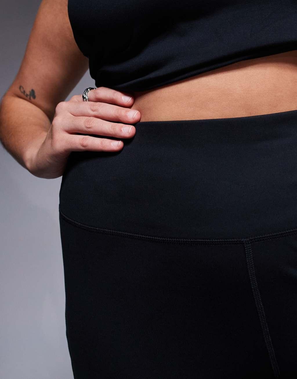 4505 Curve Icon slim kick soft touch yoga leggings in black  Product Image