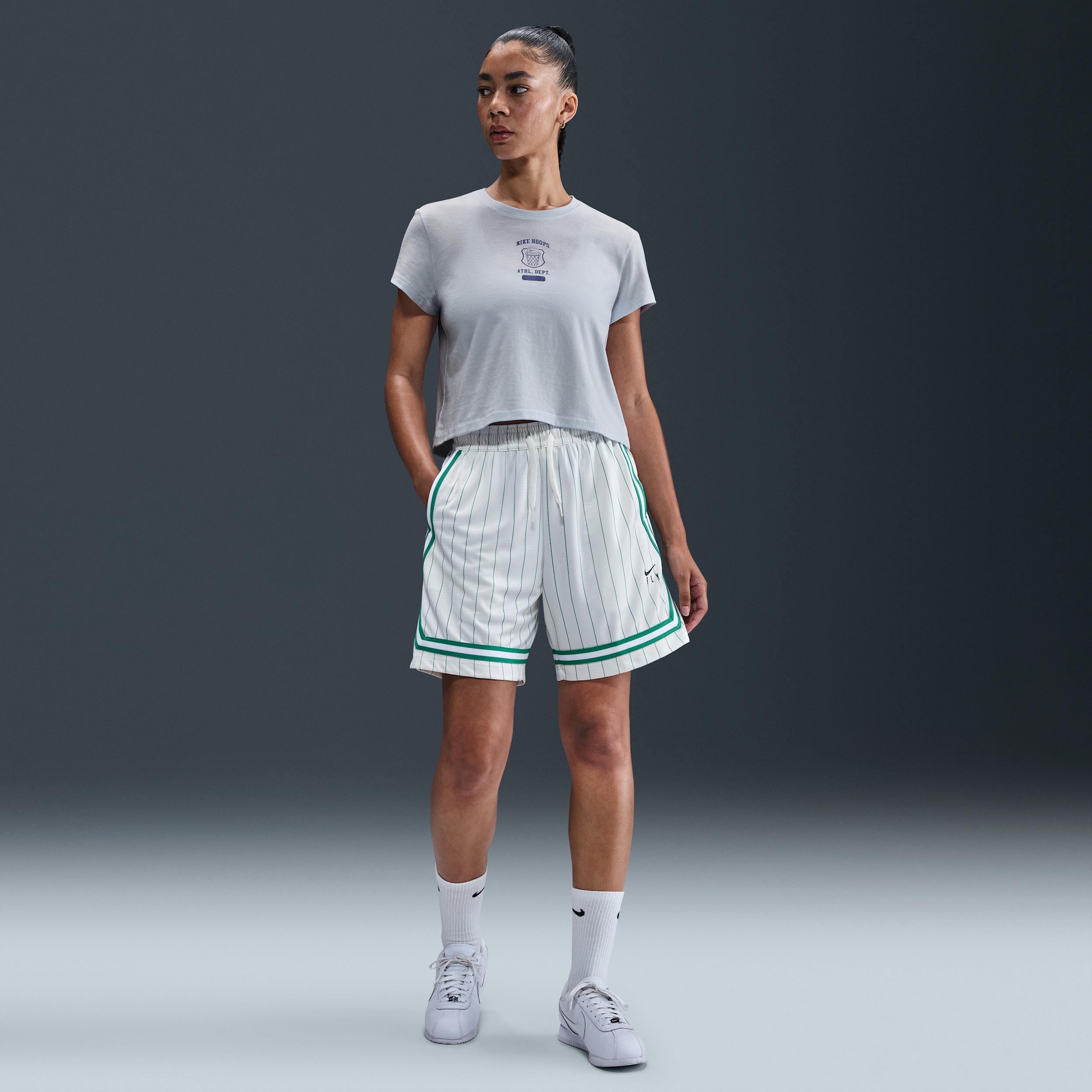 Nike Club Women's Cropped T-Shirt Product Image