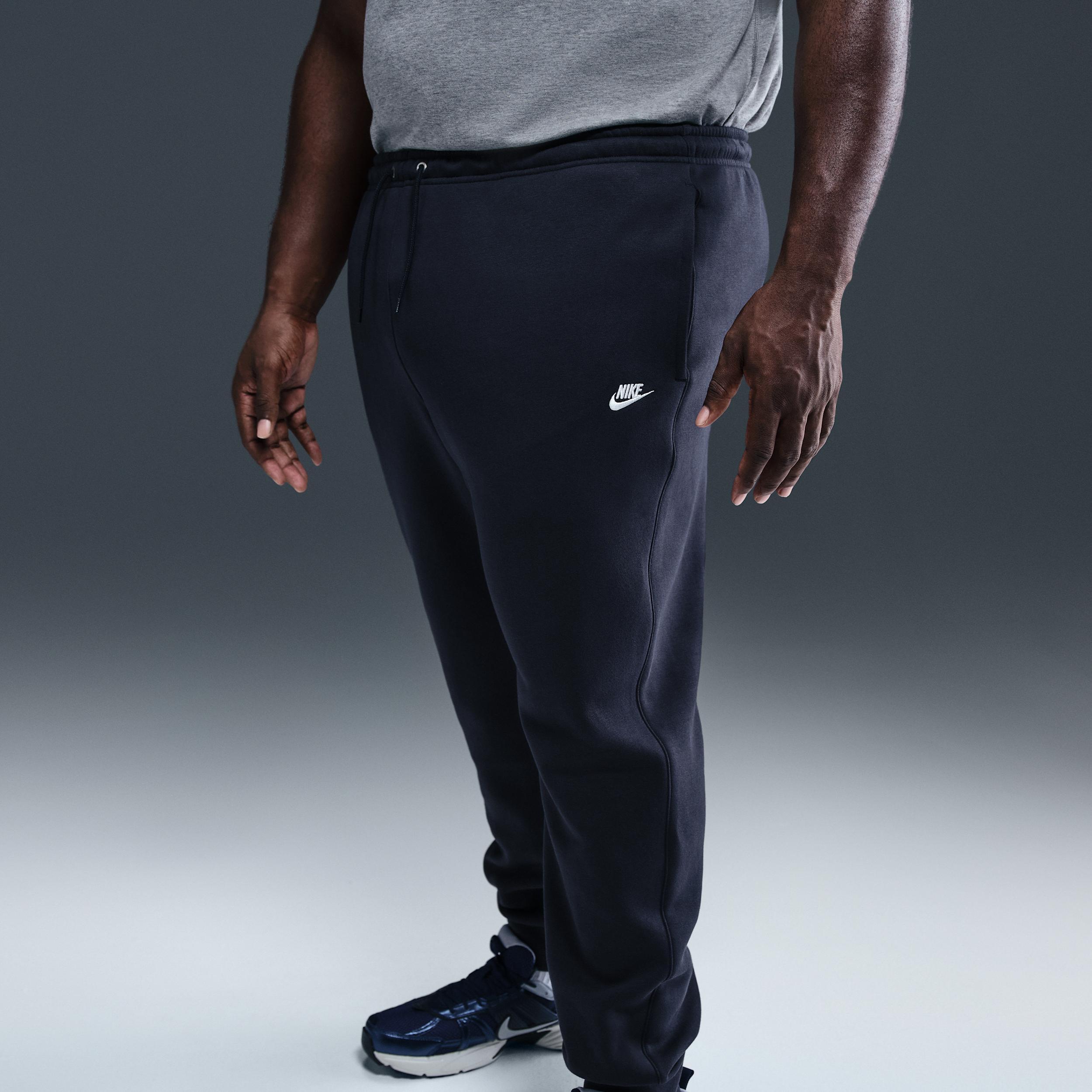 Nike Men's Club Jogger Pants Product Image