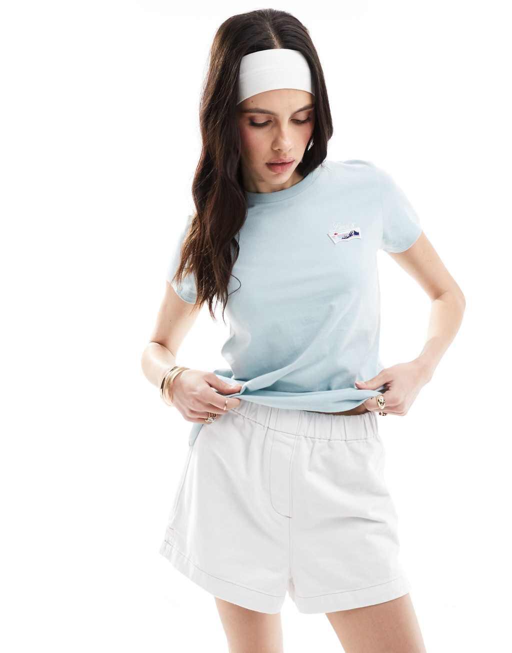 Levi's Perfect sunset embroidered batwing badge logo t-shirt in mid blue Product Image