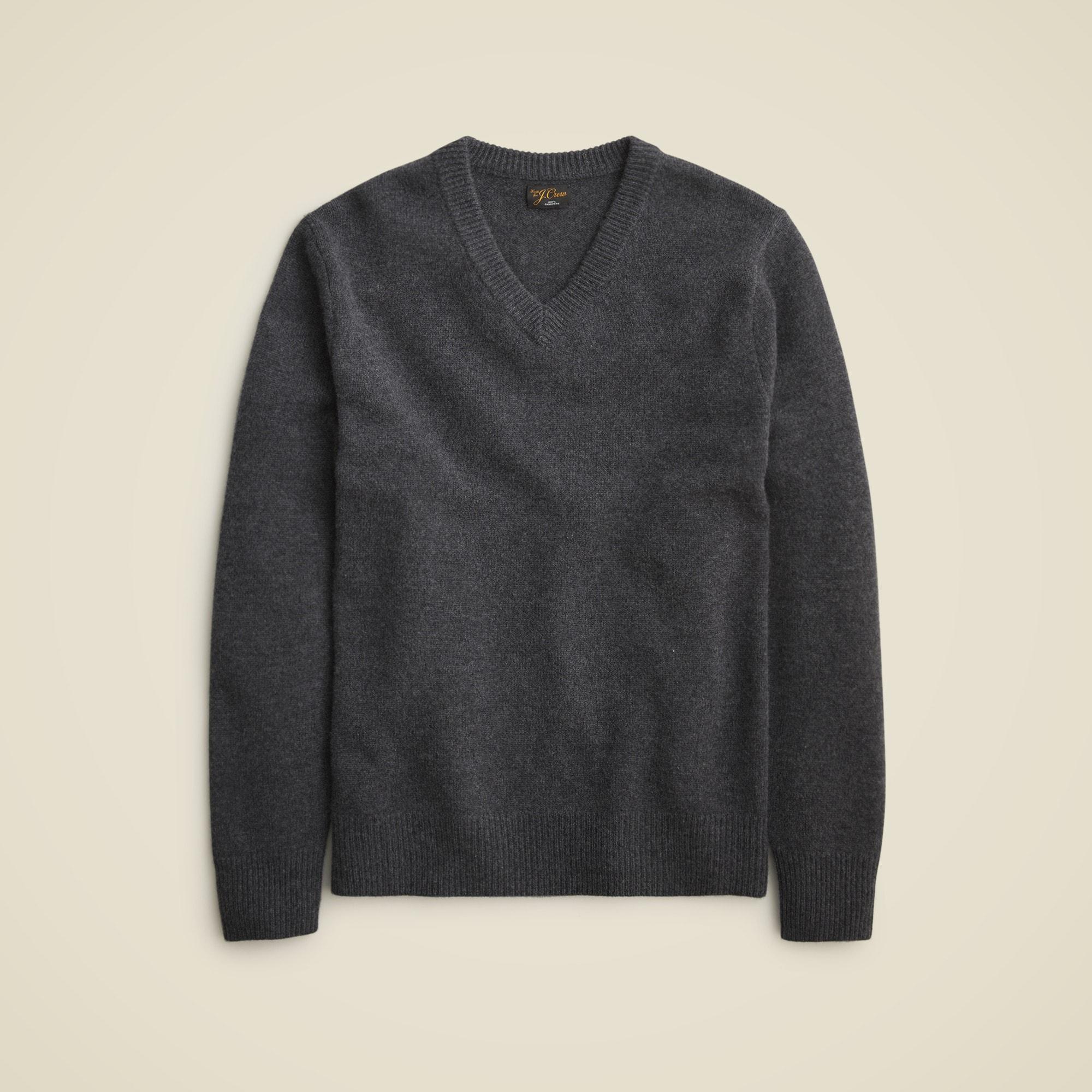 Relaxed midweight cashmere V-neck sweater Product Image