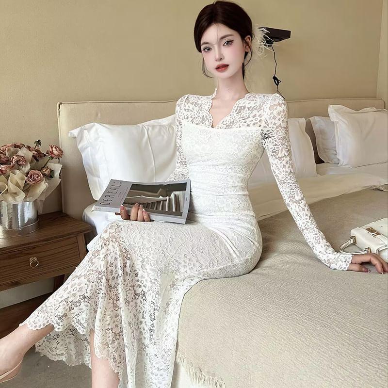 Long-Sleeve V-Neck Lace Maxi Mermaid Dress Product Image