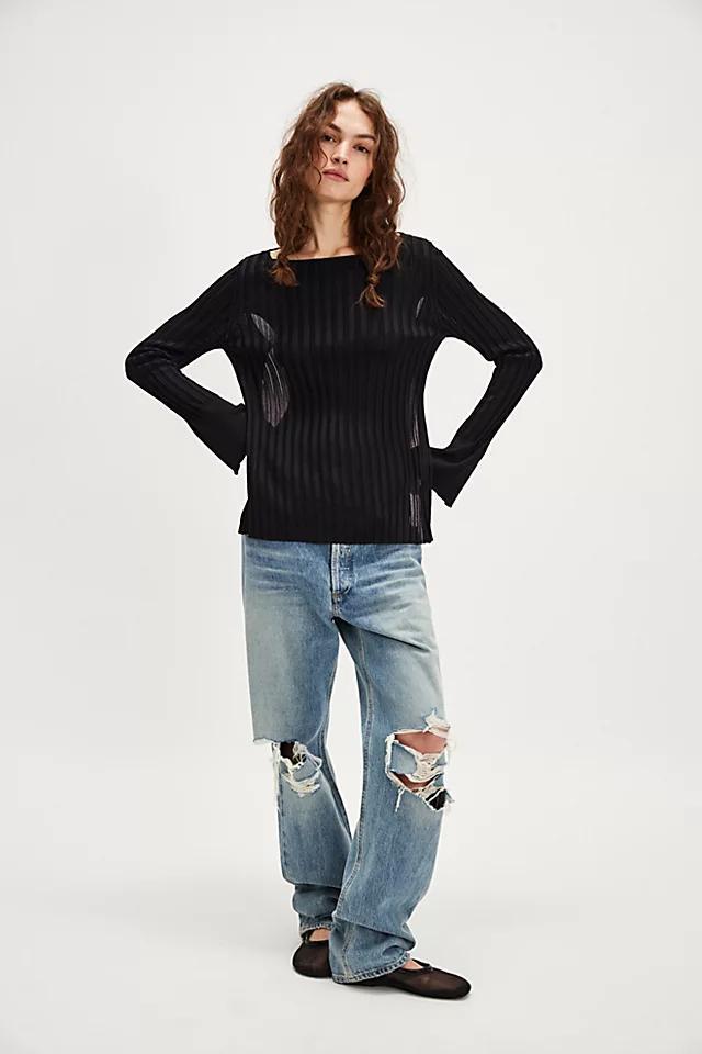 Nova Pullover Product Image