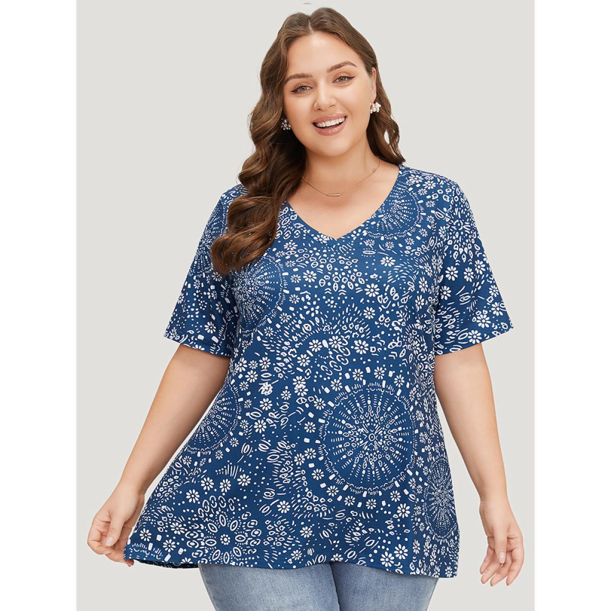 Plus Size Bandana Print V Neck Moderately Stretchy T-shirt Blue Women Elegant Bohemian Print V-neck Dailywear T-shirts BloomChic 18-20/2X Product Image