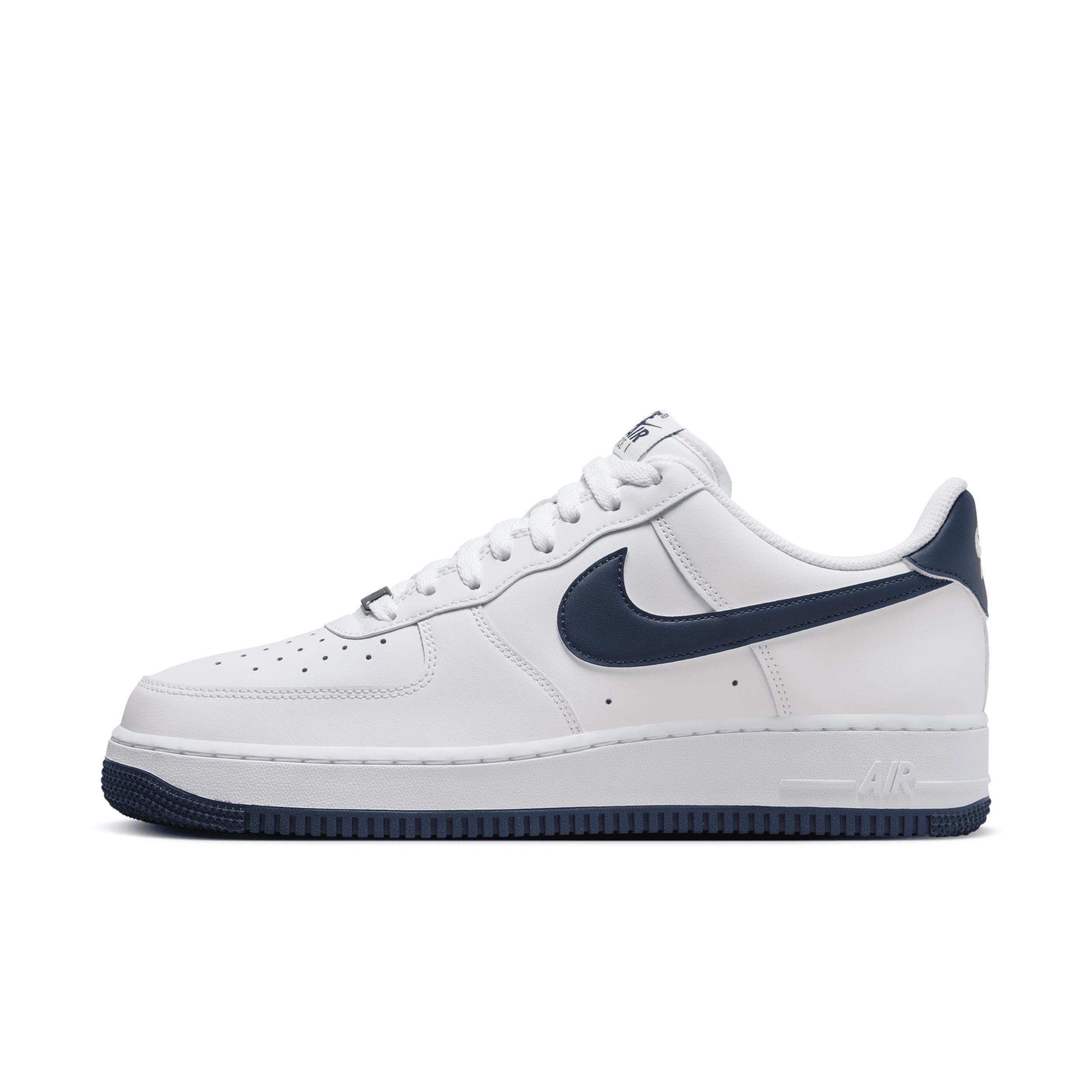 Nike Men's Air Force 1 '07 LV Shoes Product Image