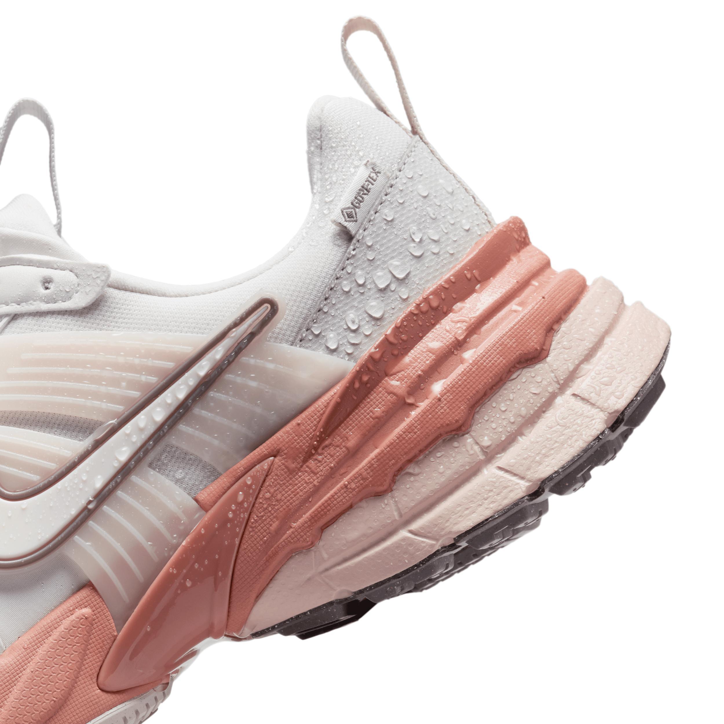 Nike Women's V2K Run GORE-TEX Waterproof Shoes Product Image