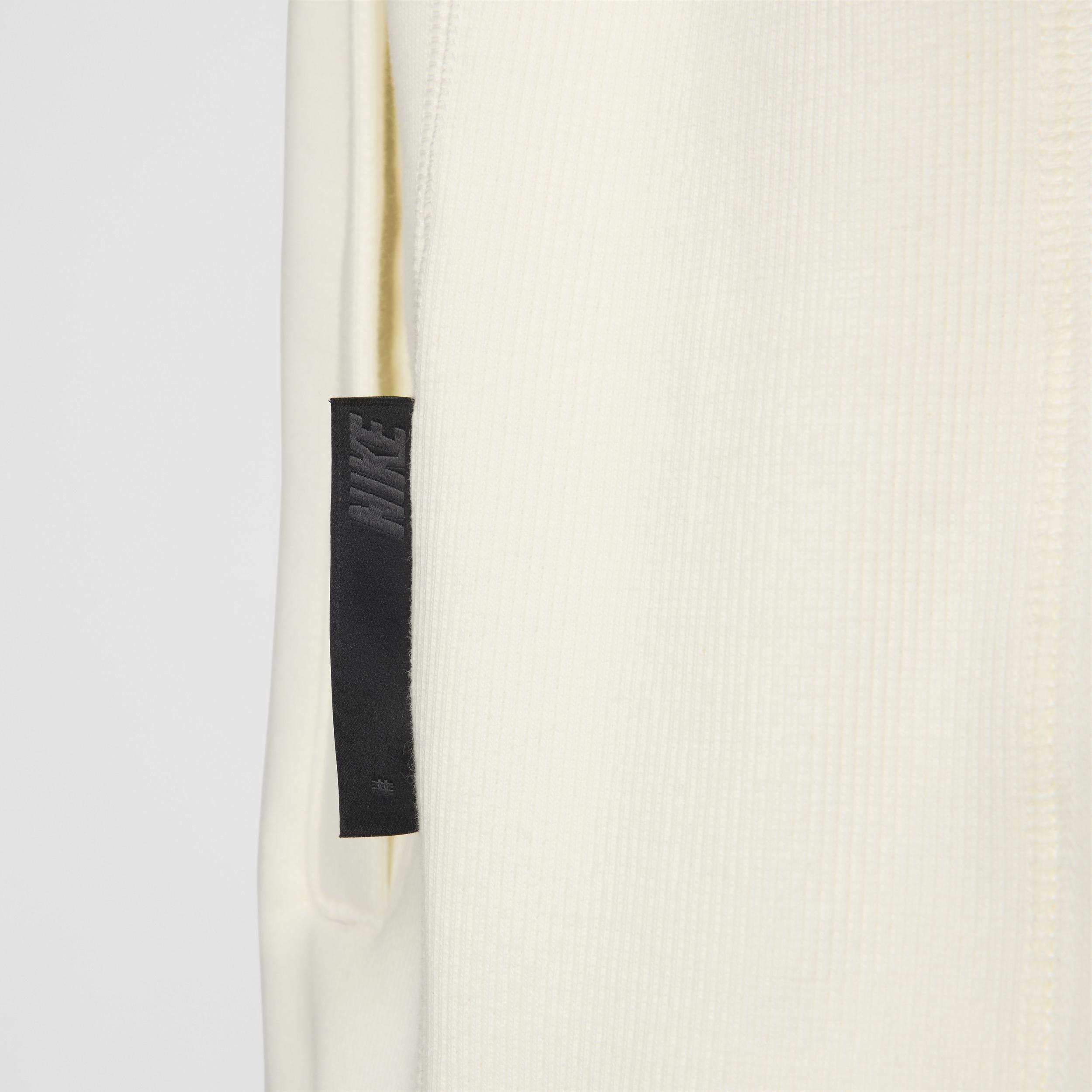 Giannis Standard Issue Men's 1/4-Zip Basketball Top Product Image