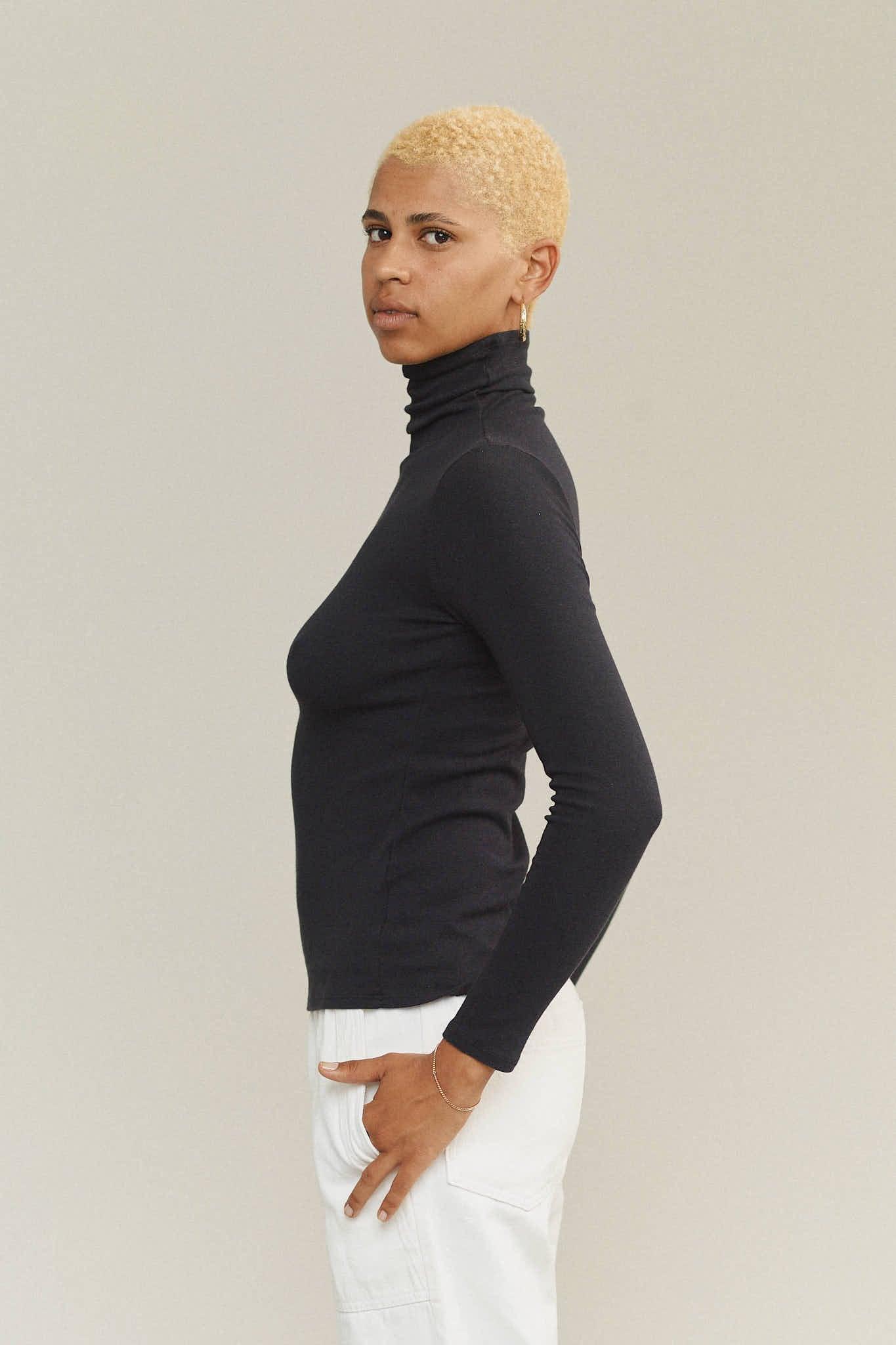 Whidbey Turtleneck Female Product Image