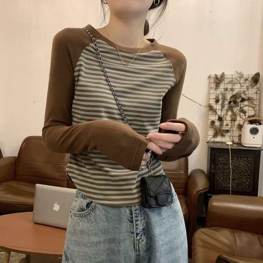 Long-Sleeve Round Neck Striped Raglan Tee Product Image
