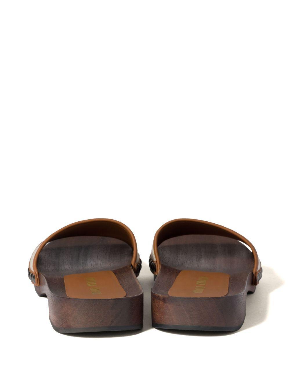 logo-embossed sandals Product Image