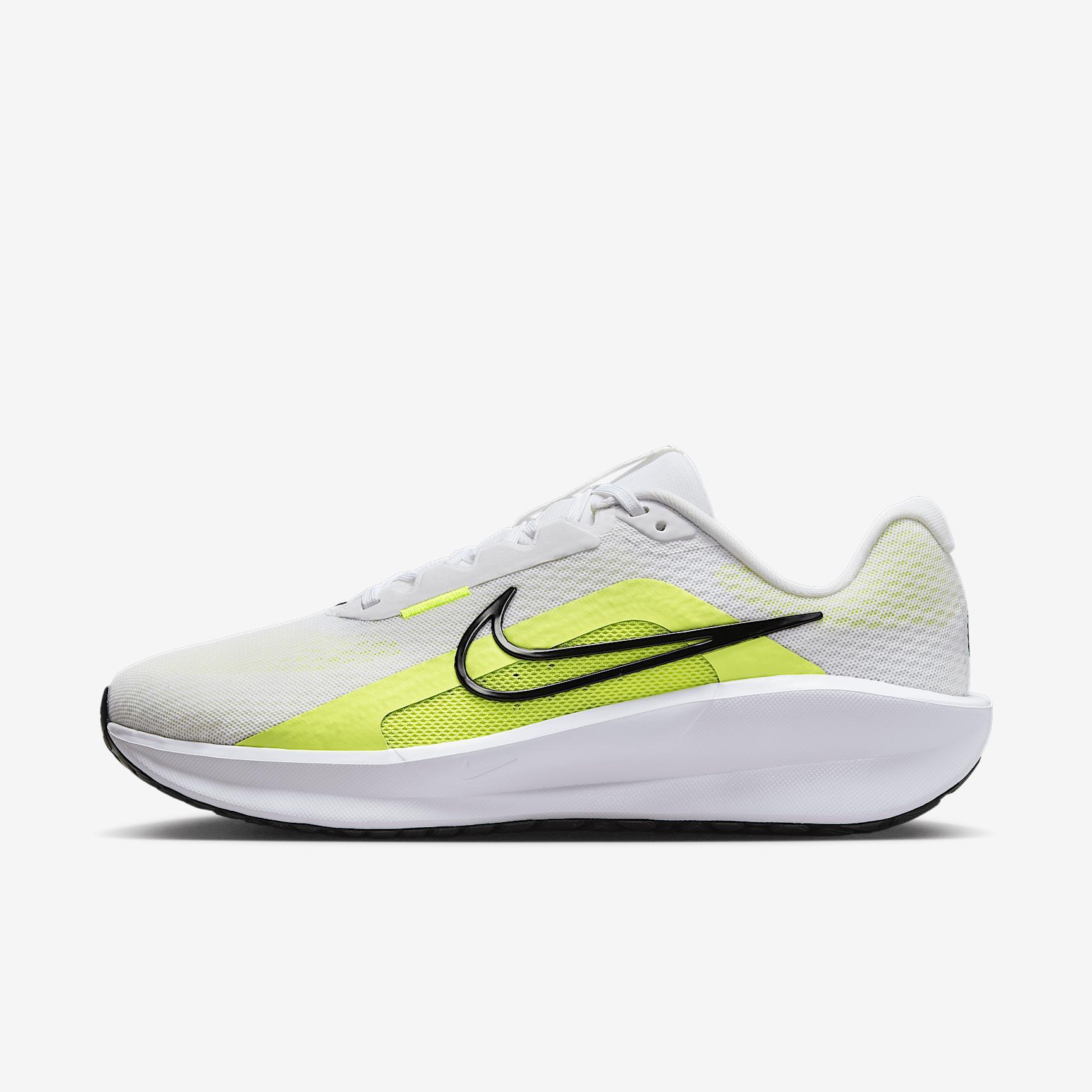 Nike Downshifter 13 Men's Road Running Shoes (Extra Wide) Product Image