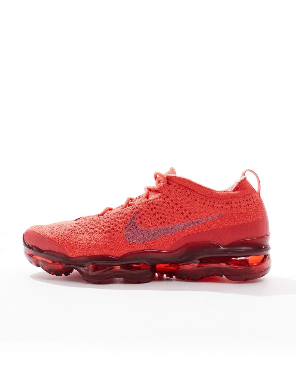 Nike Vapormax 2023 Flyknit sneakers in red Product Image