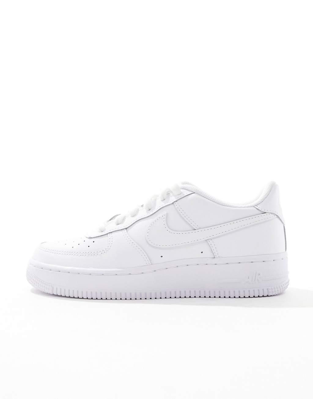 Nike Air Force 1 '07 sneakers in triple white Product Image