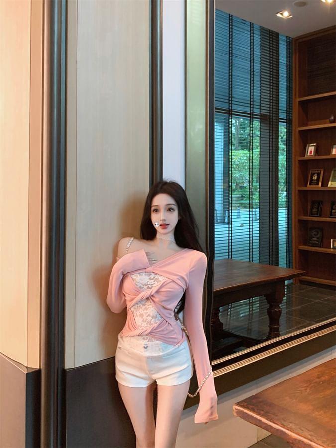 Long-Sleeve V-Neck Lace Panel Leaf Print Crop Top Product Image