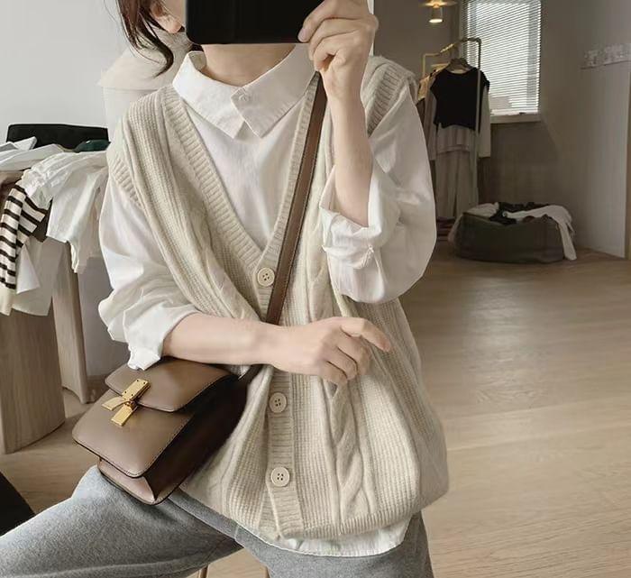V-Neck Plain Cable-Knit Sweater Vest Product Image